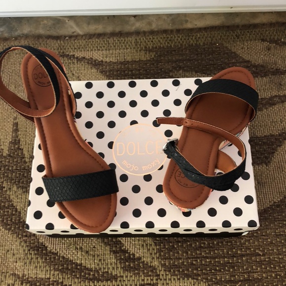 Dolce shoe - Picture 2 of 5